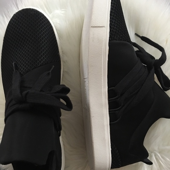 ✨HOST PICK✨LAST SIZE 11 Brash Drea Black Sneaker - Picture 2 of 9